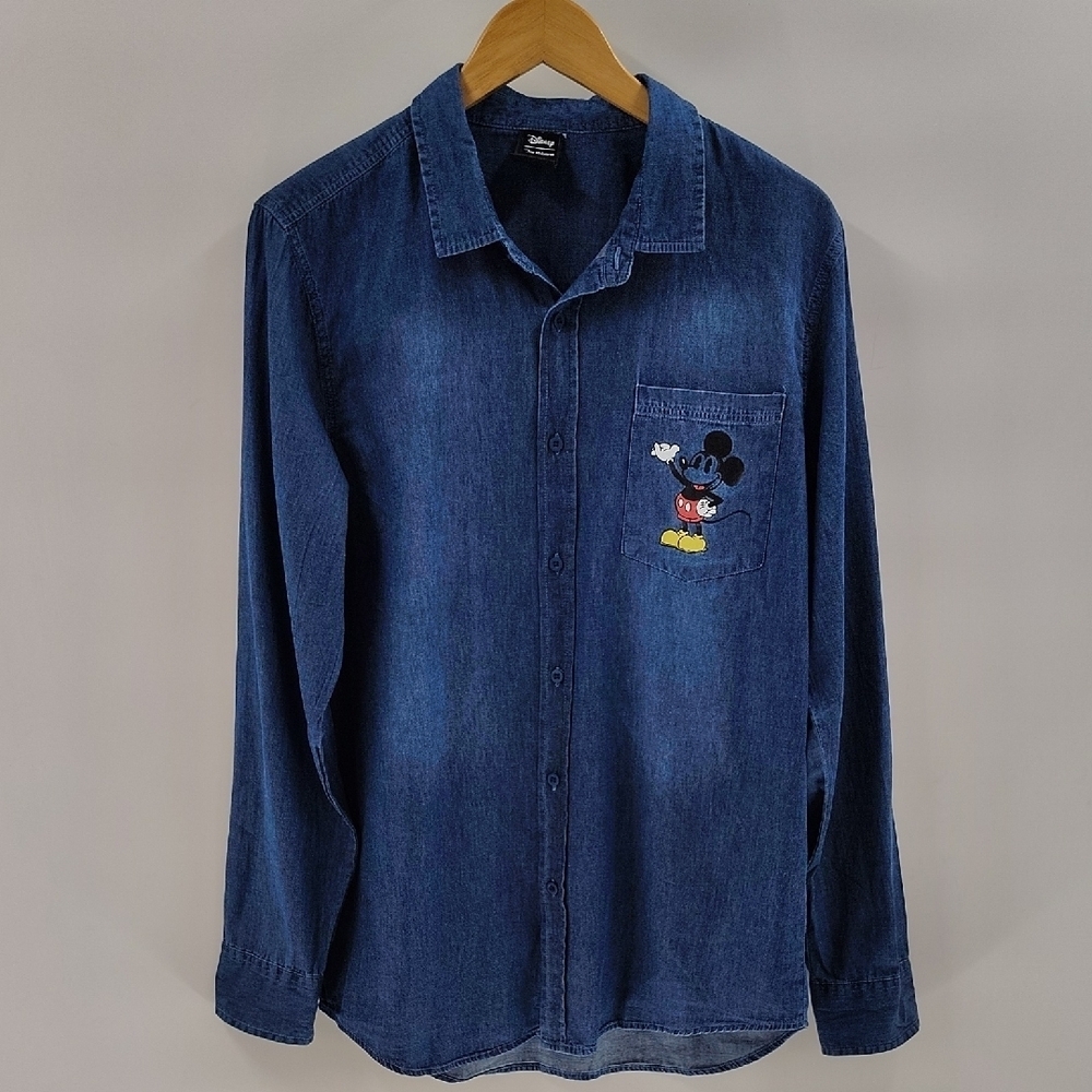 Disney Our Universe Button Up Size Medium Oversized Mickey Pluto Graphic